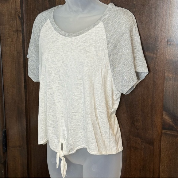 Aeropostale ivory and grey short Sleeve Tie Front Tee Size XL NWT Rayon - Picture 1 of 7